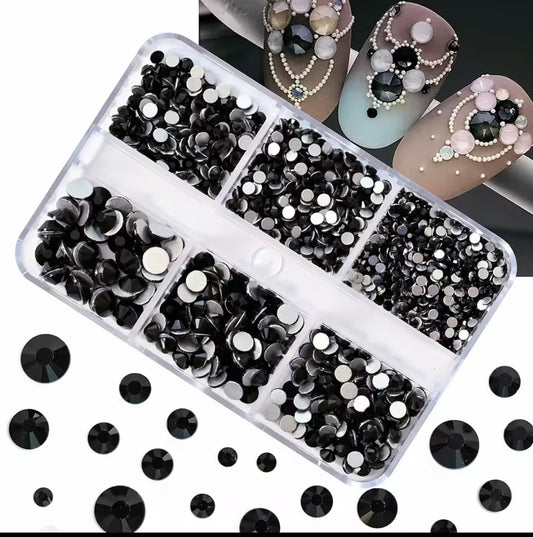 Pré-Commande Strass Ongles : Boîte 6 tailles Noir 1
