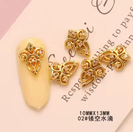 Pré-Commande Charms Ongles : Ornement 9 Doré Zirconium