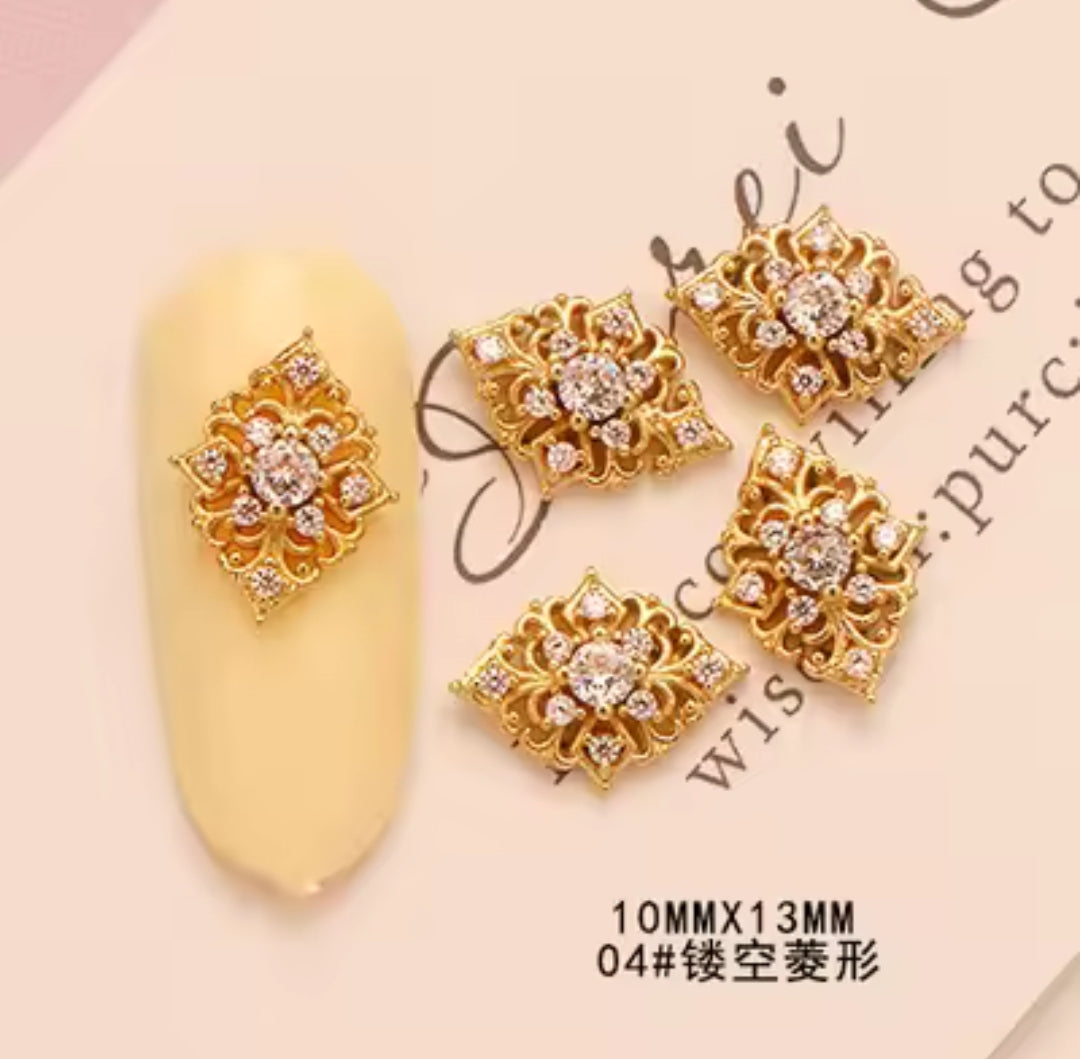Pré-Commande Charms Ongles : Ornement 11 Doré Zirconium