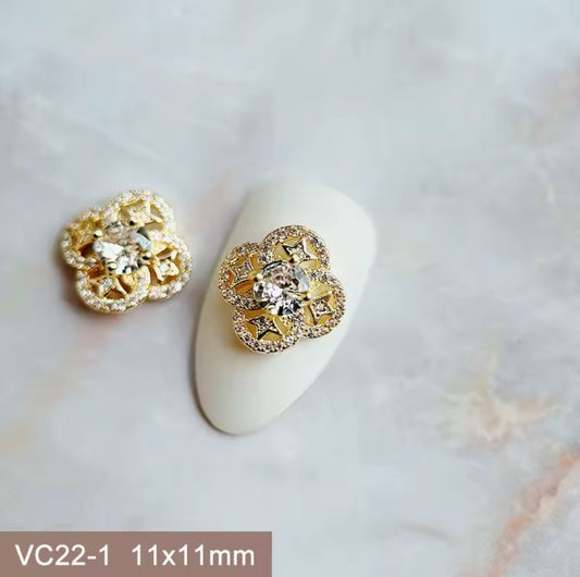 Pré-Commande Charms Ongles : Ornement 8 Zirconium Doré